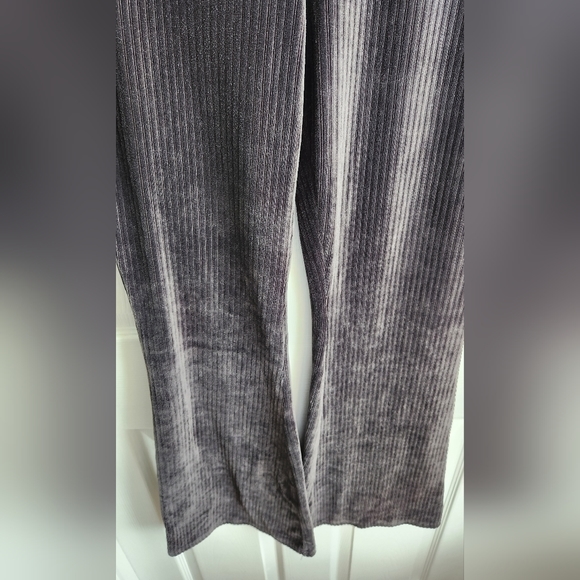 Velvet Bell Bottoms‎ Flare - Picture 2 of 4